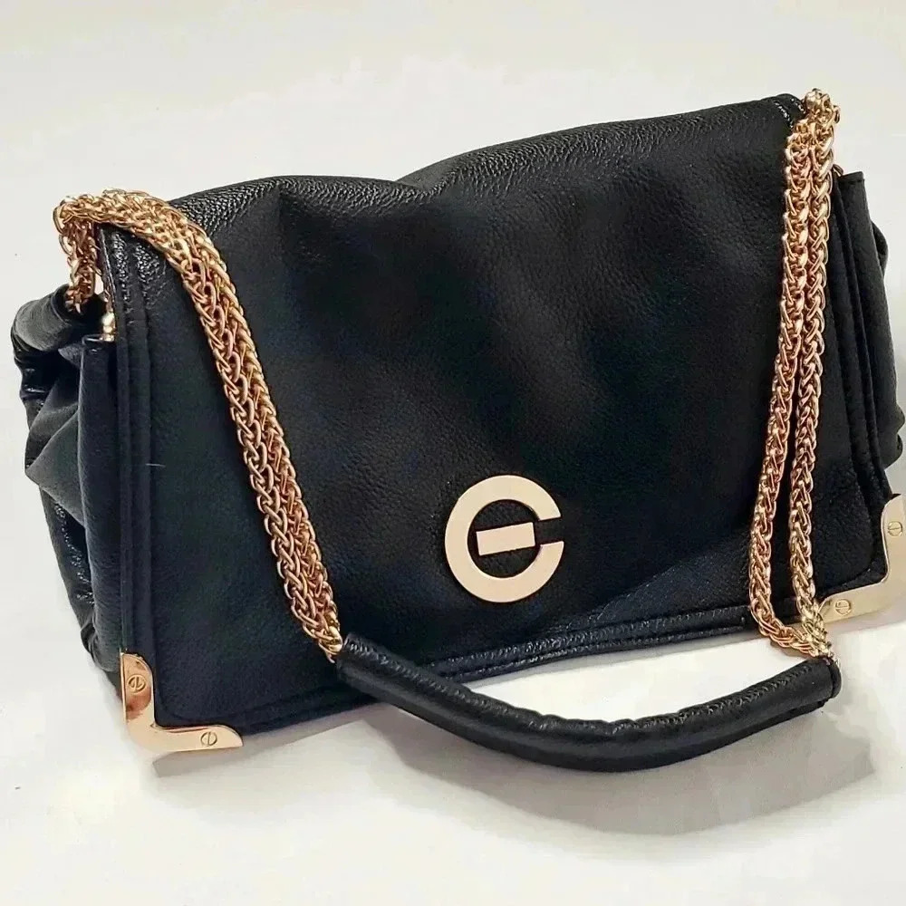 Vintage Elizabeth Grant 1980 Black pebbled Leather Gold  Plated Hardware…